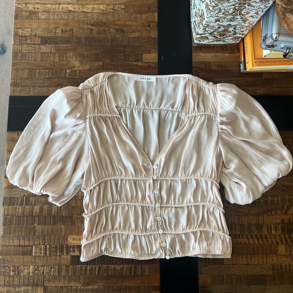 Frame puff sleeve light pink silk top